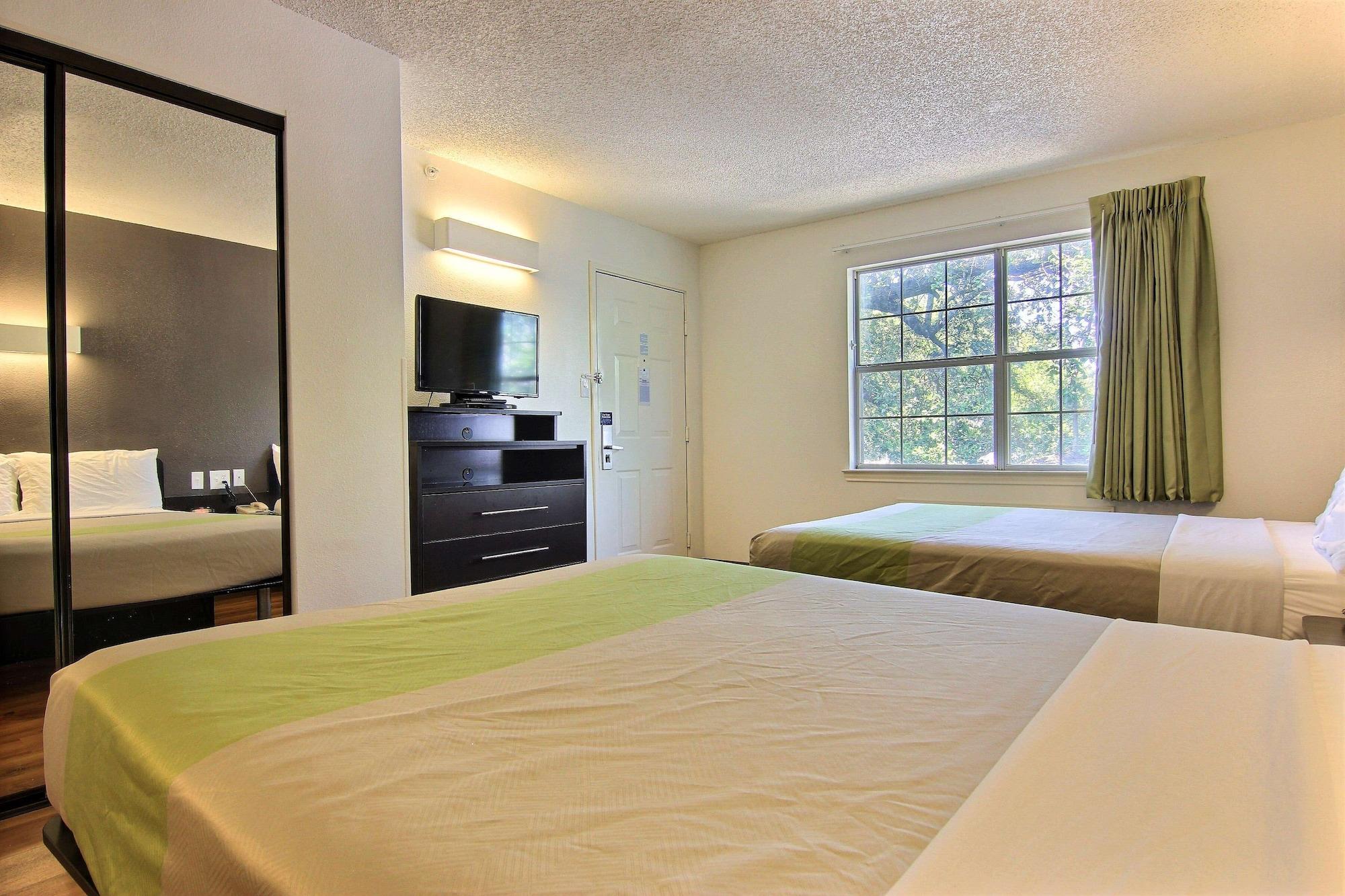 Studio 6-austin, Tx - Northwest Hotel 2*